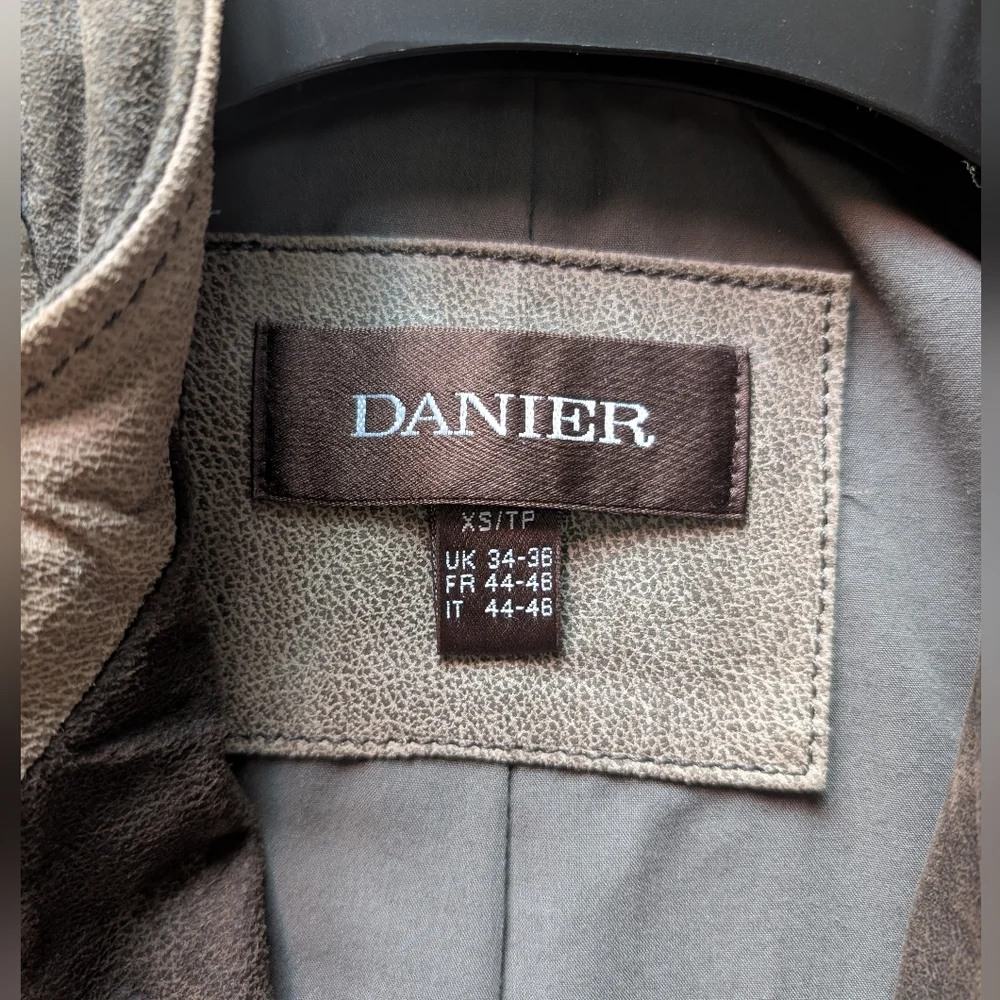 Danier Men's Dark Brown and Tan Leather Jacket - Picture 3 of 4